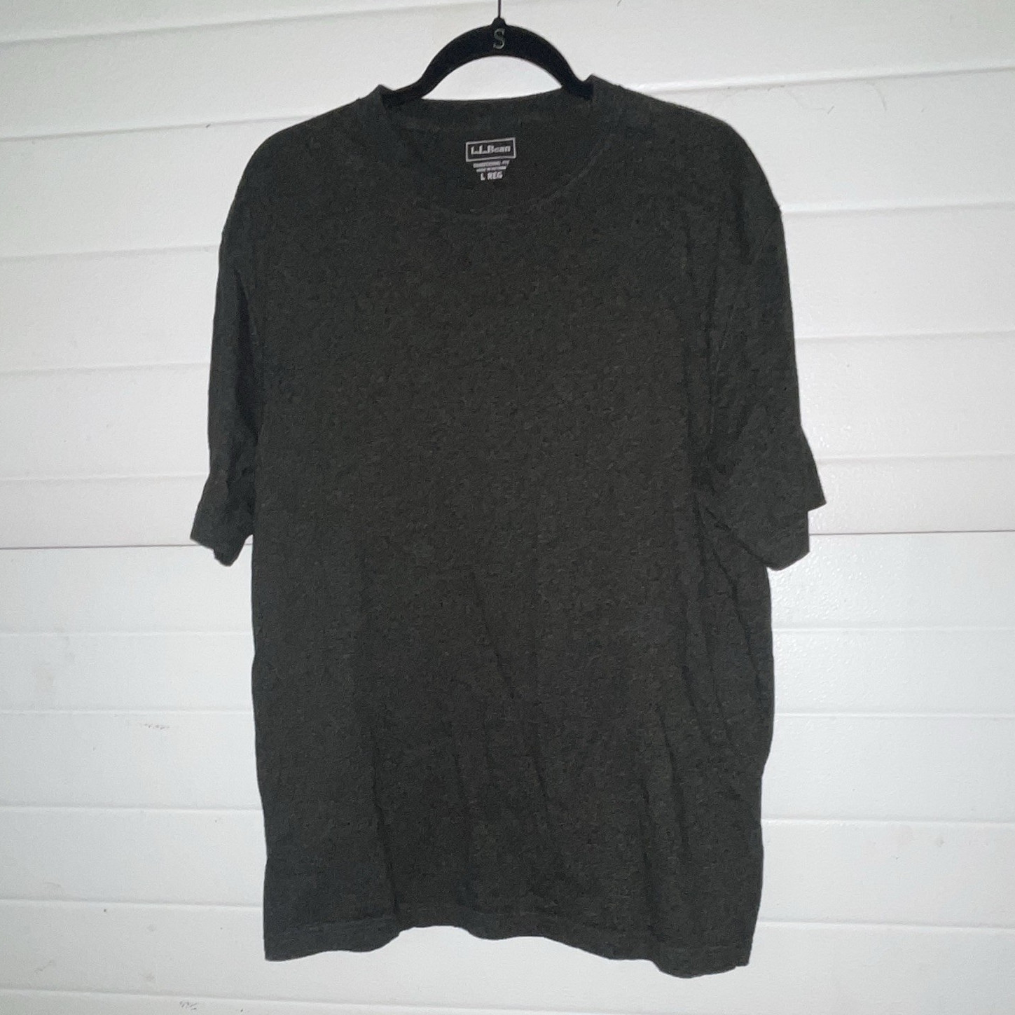 L.L.Bean Traditional Fit Men’s L Regular Gray Solid Crew Neck Short Sleeve Tee