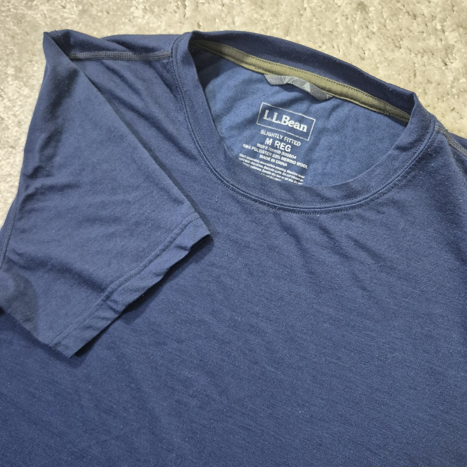 LL Bean Merino Wool Top Mens Medium Slightly Fitted Base Layer Shirt Camp Ski gallery