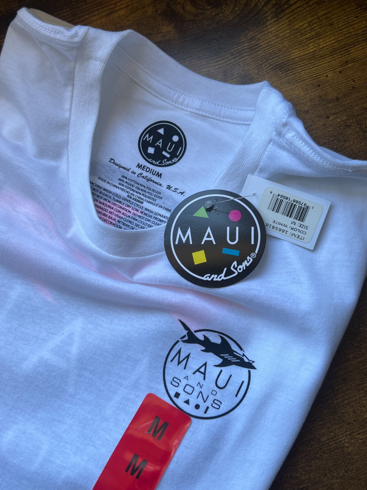 Maui & Sons Classic Shark Logo White Shirt - Size M gallery