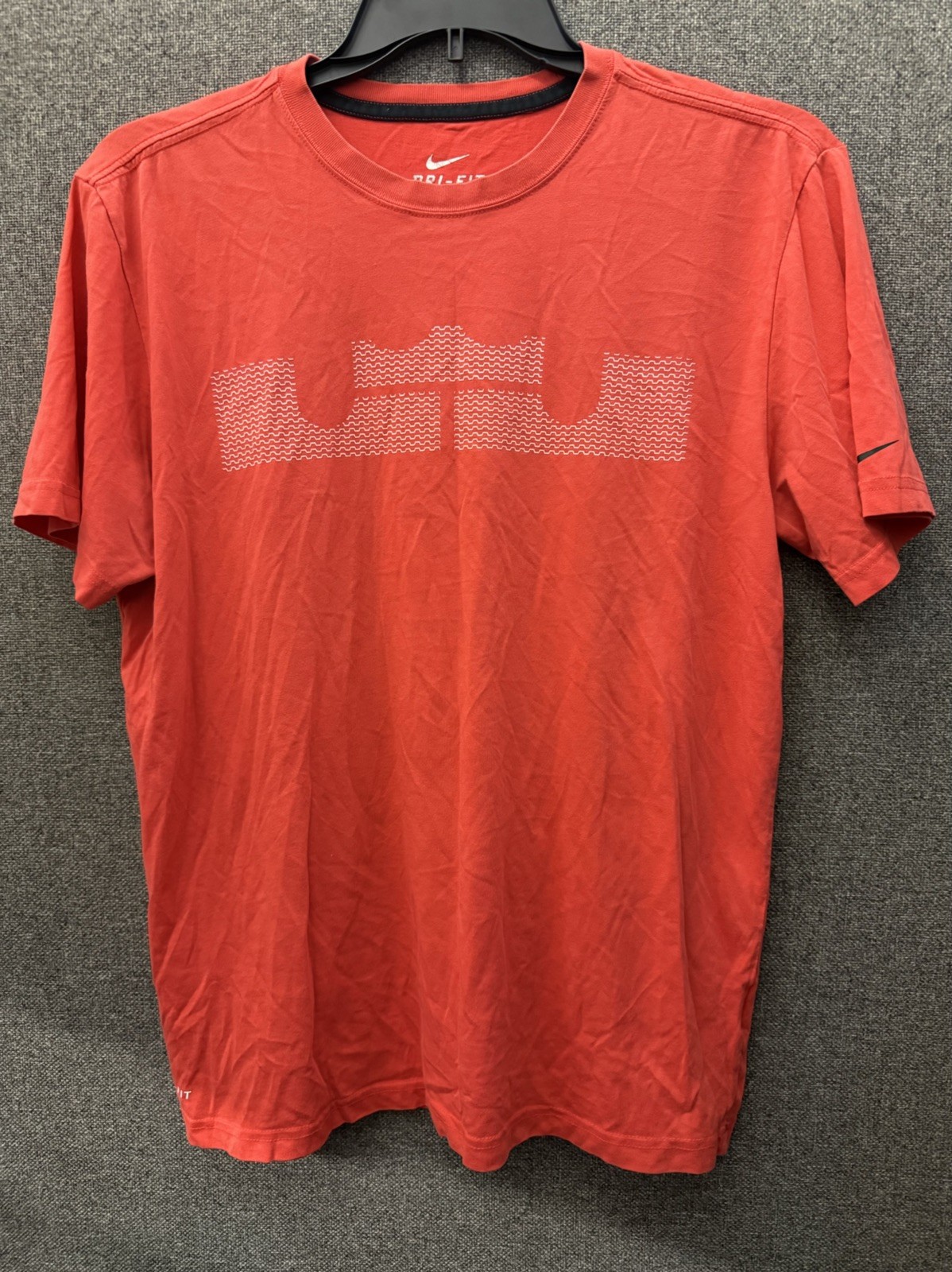 Nike Lebron James T Shirt Size Large Dri-Fit gallery