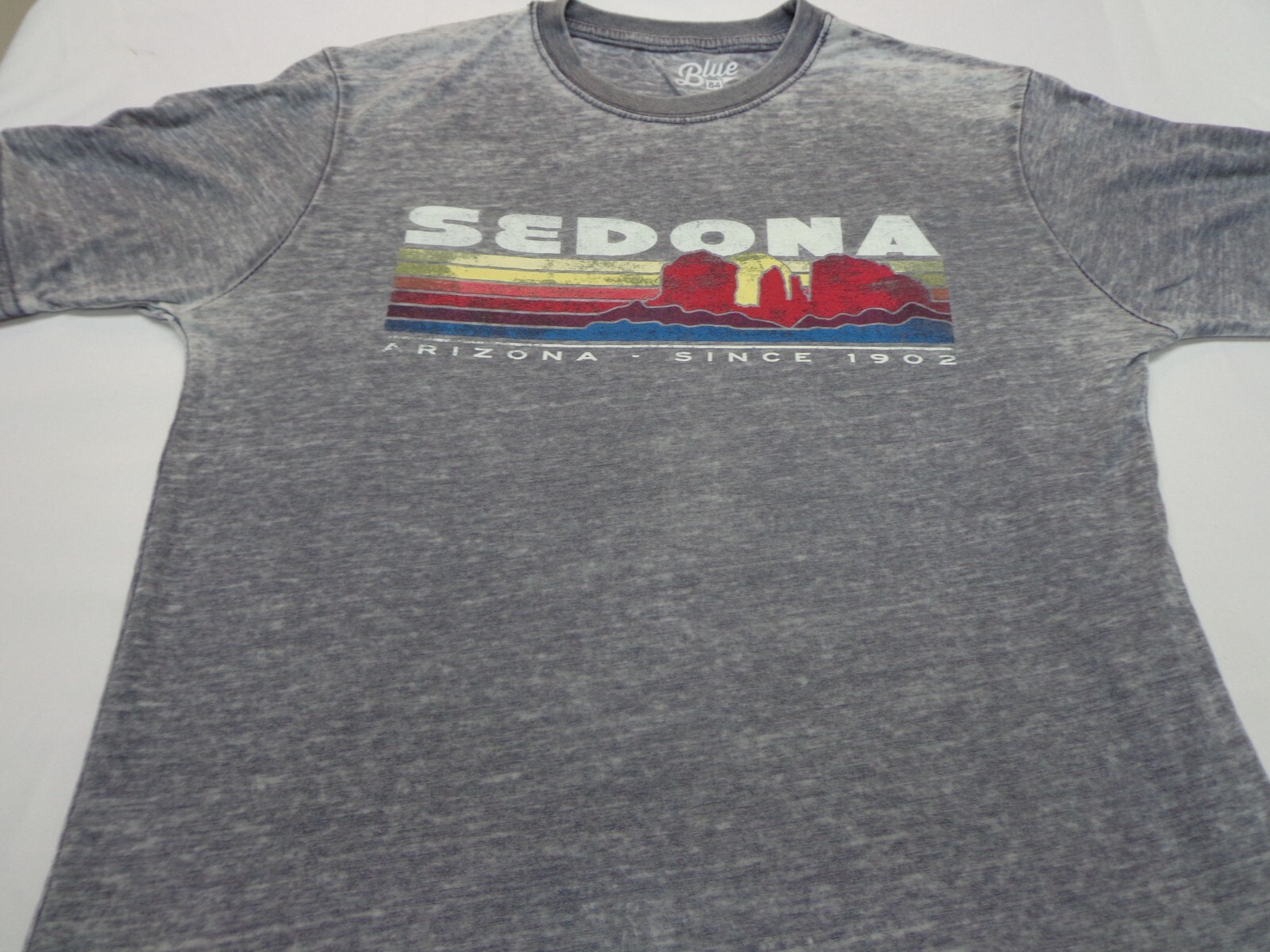 SEDONA Arizona Blue 84 Graphic T Shirt size Medium gallery