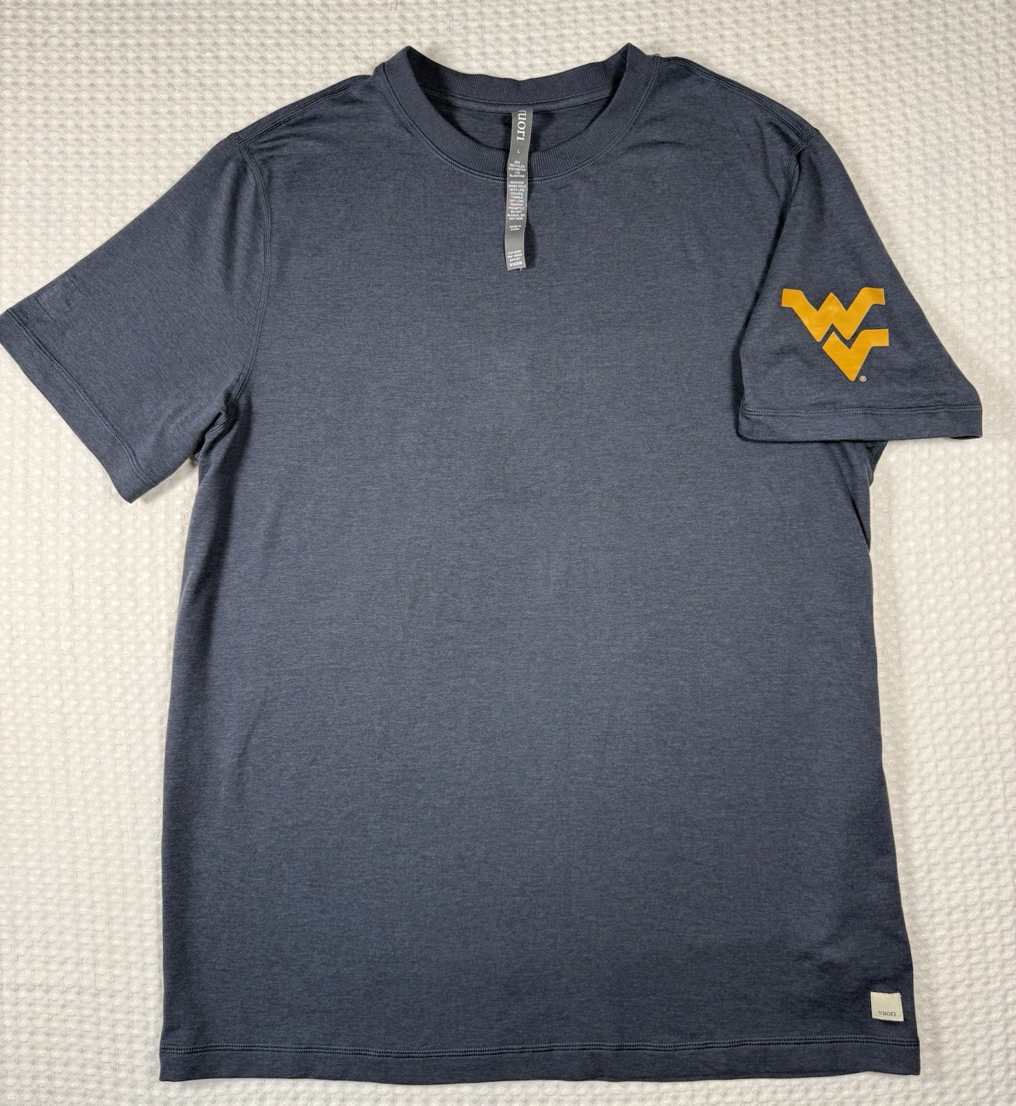 Vuori Men L Ponto Performance Tee Shirt DreamKnit Navy West Virginia University
