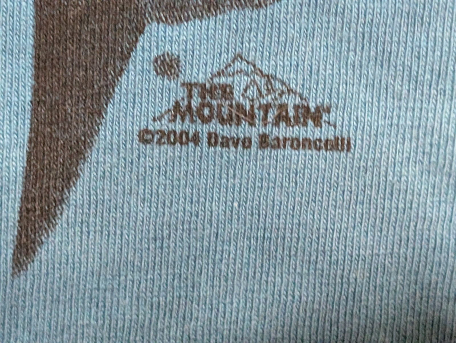 The Mountain Mens T-shirt Vintage 2004 "Shark Bite" Tank Top Sleeveless XL #5997 gallery