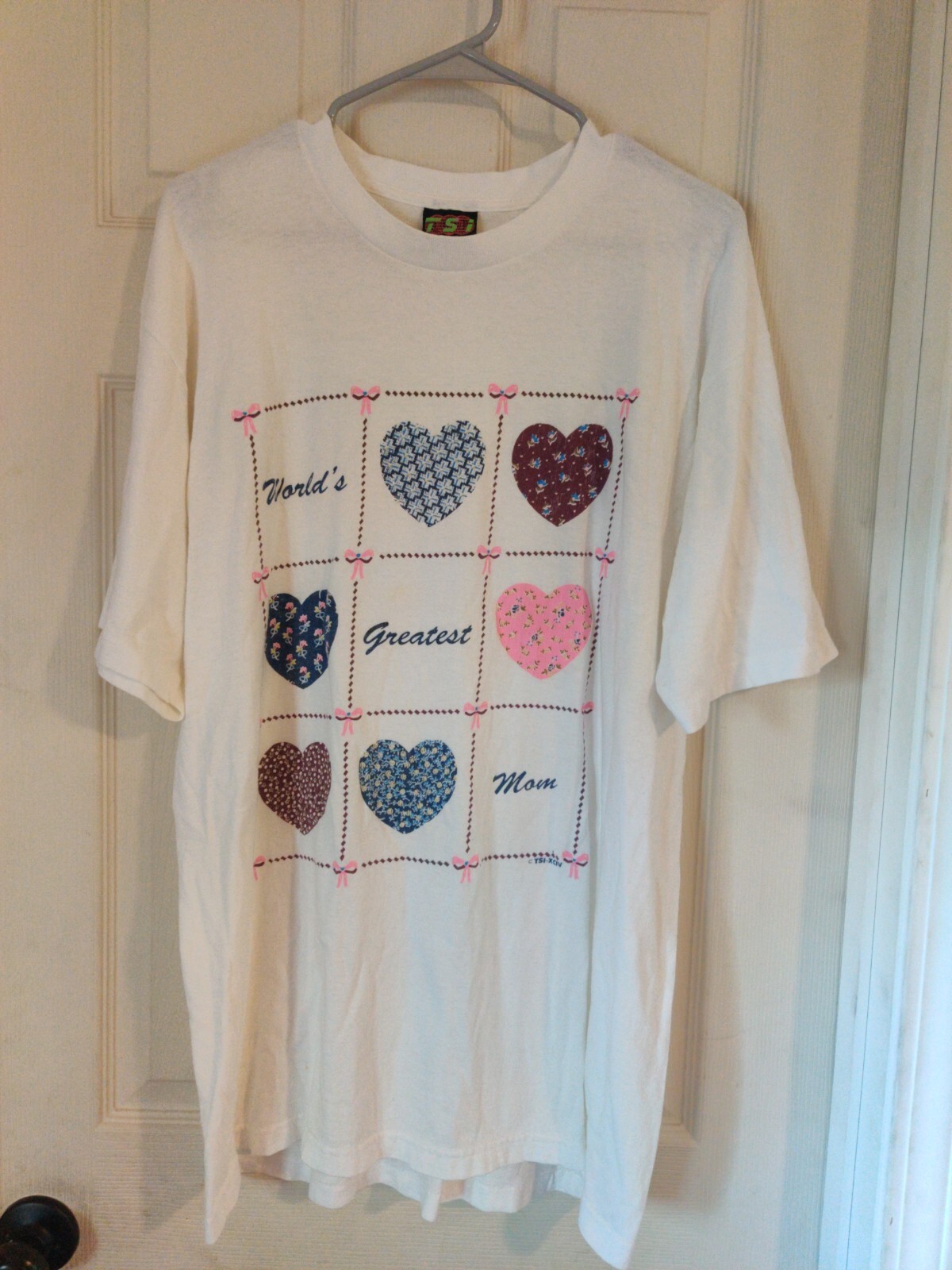 TSI Worlds Greatest Mom T Shirt Made In USA Single Stitch size large flaw read