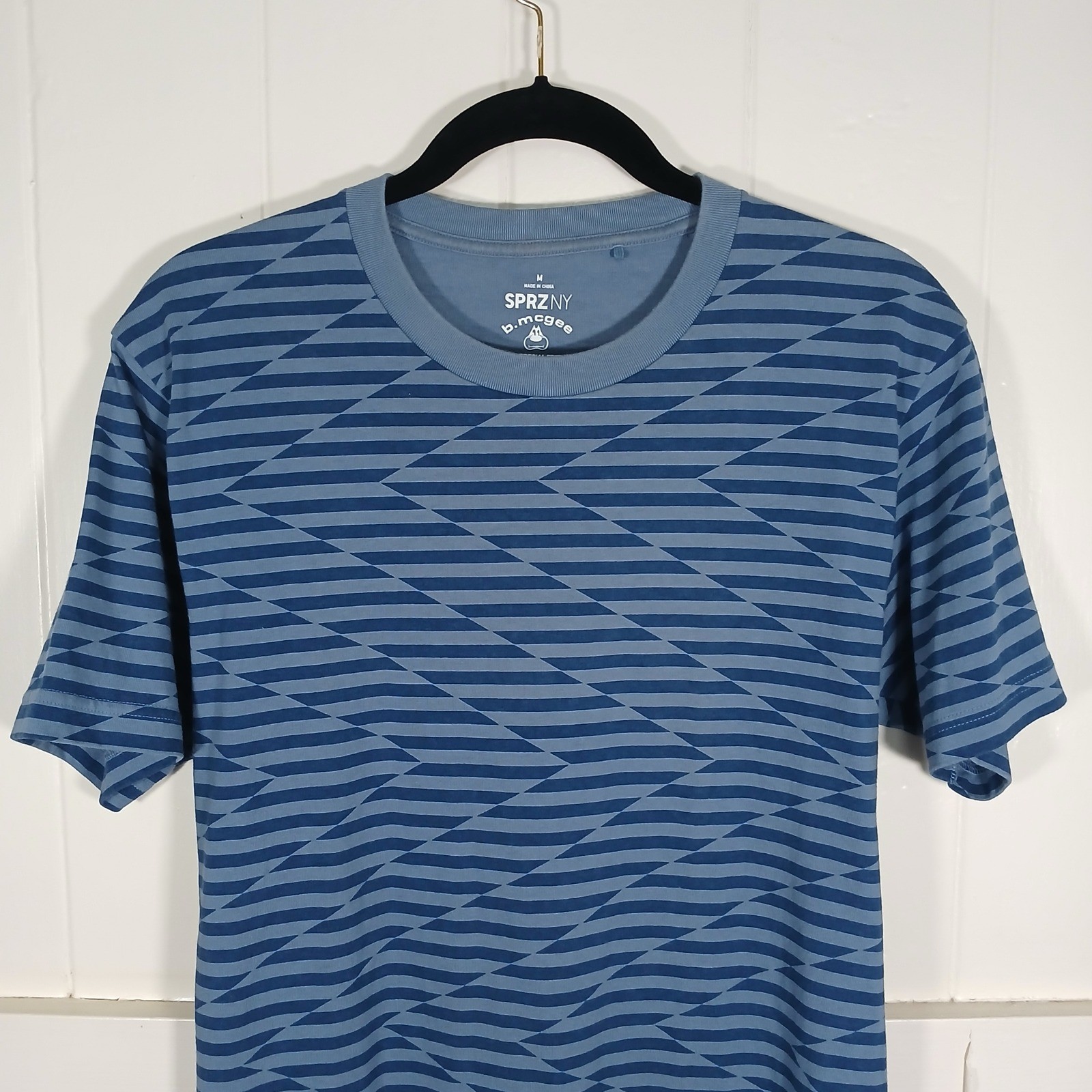 Uniqlo SPRZ NY Barry McGee MoMA Blue Geometric Stripe T-Shirt Mens M 341-409653 gallery