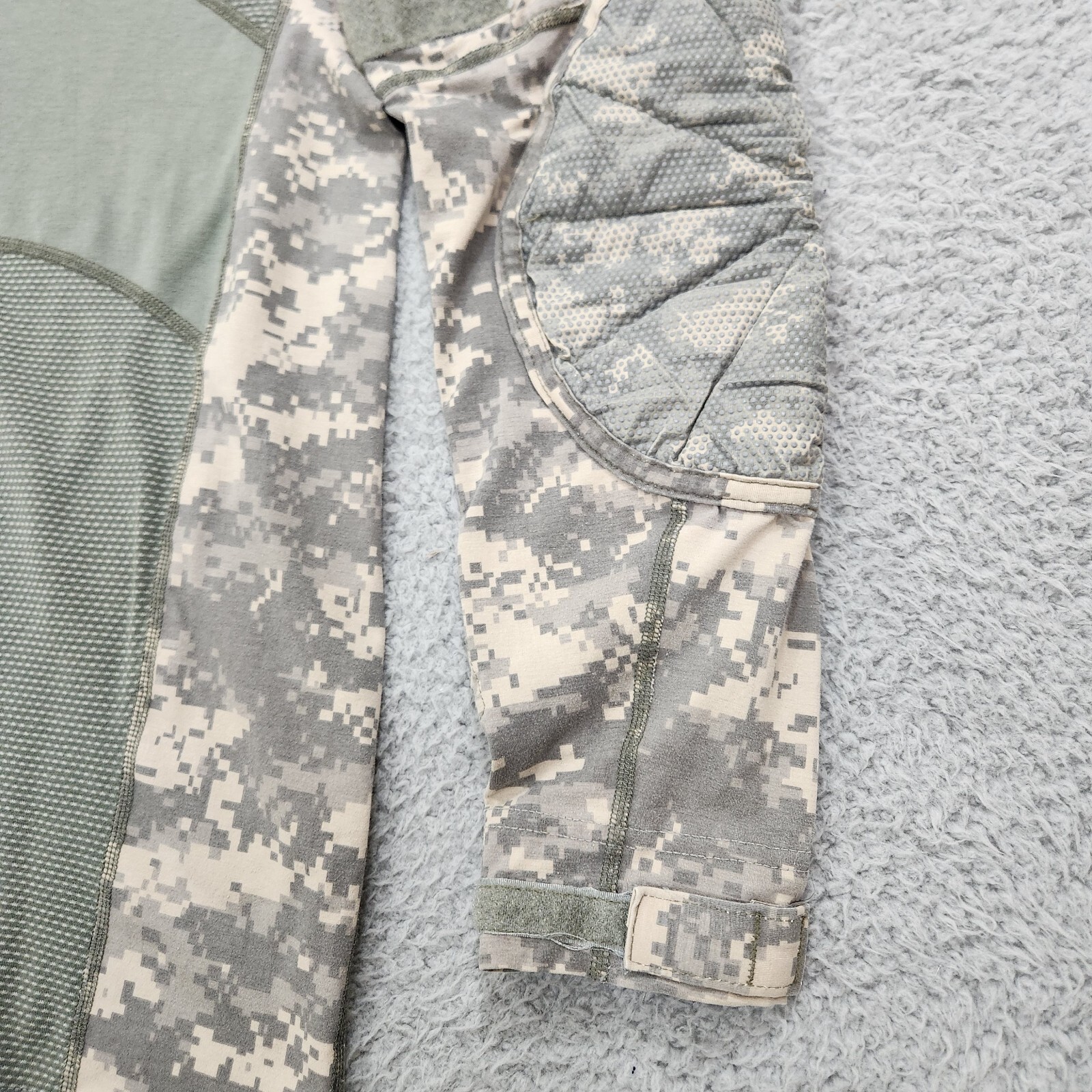 Massif Shirt Mens XS Performance Team Soldier Tactical Camo Gear Army Combat gallery