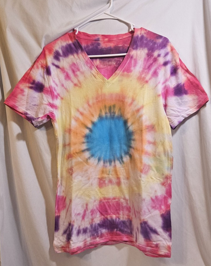 Handmade Tie Dye V‑Neck T‑Shirt Men’s Size M Boho Streetwear Festival Top gallery