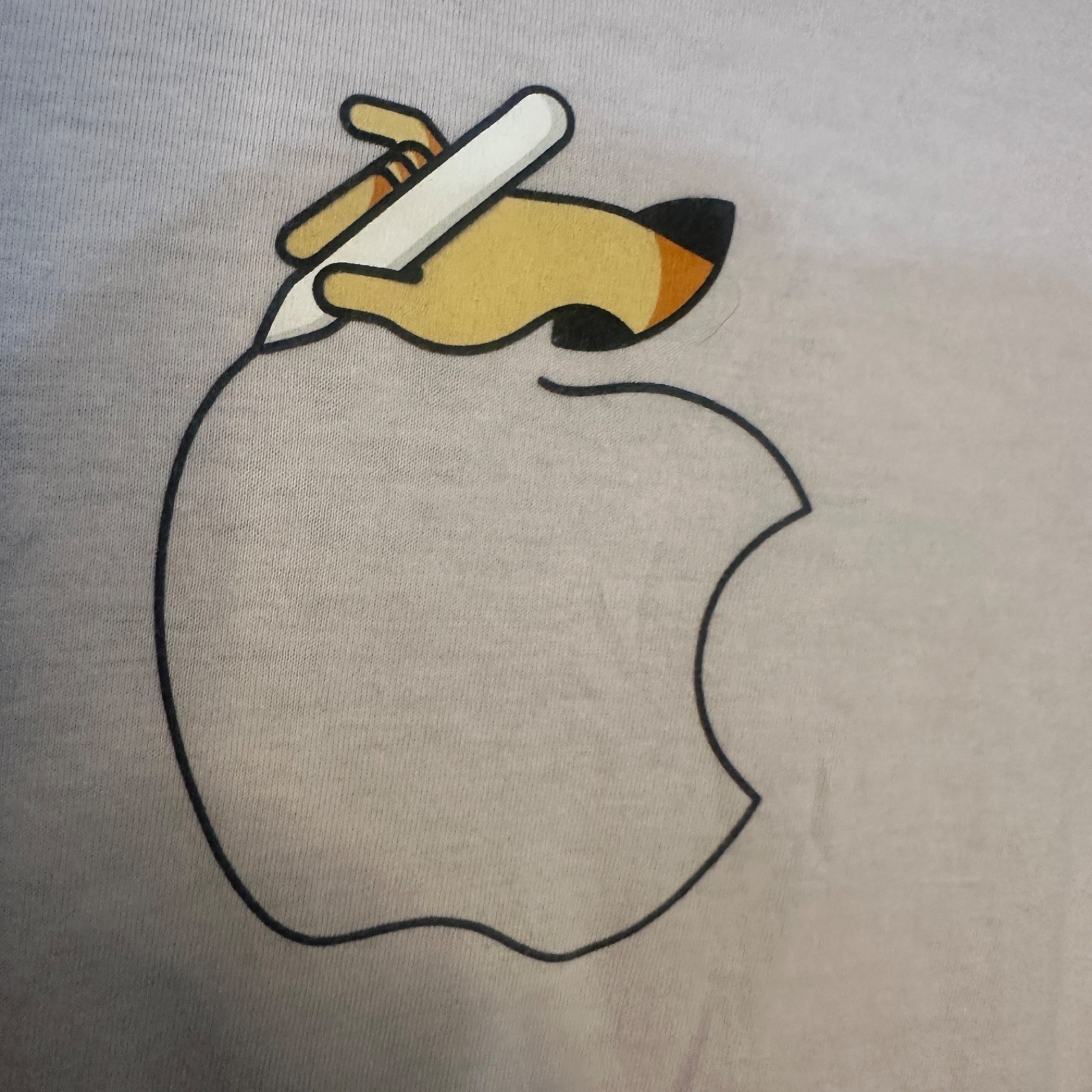 Apple Graphic T Shirt Large Gently worn Cotton blend no fabric tag 21.5" armpits gallery