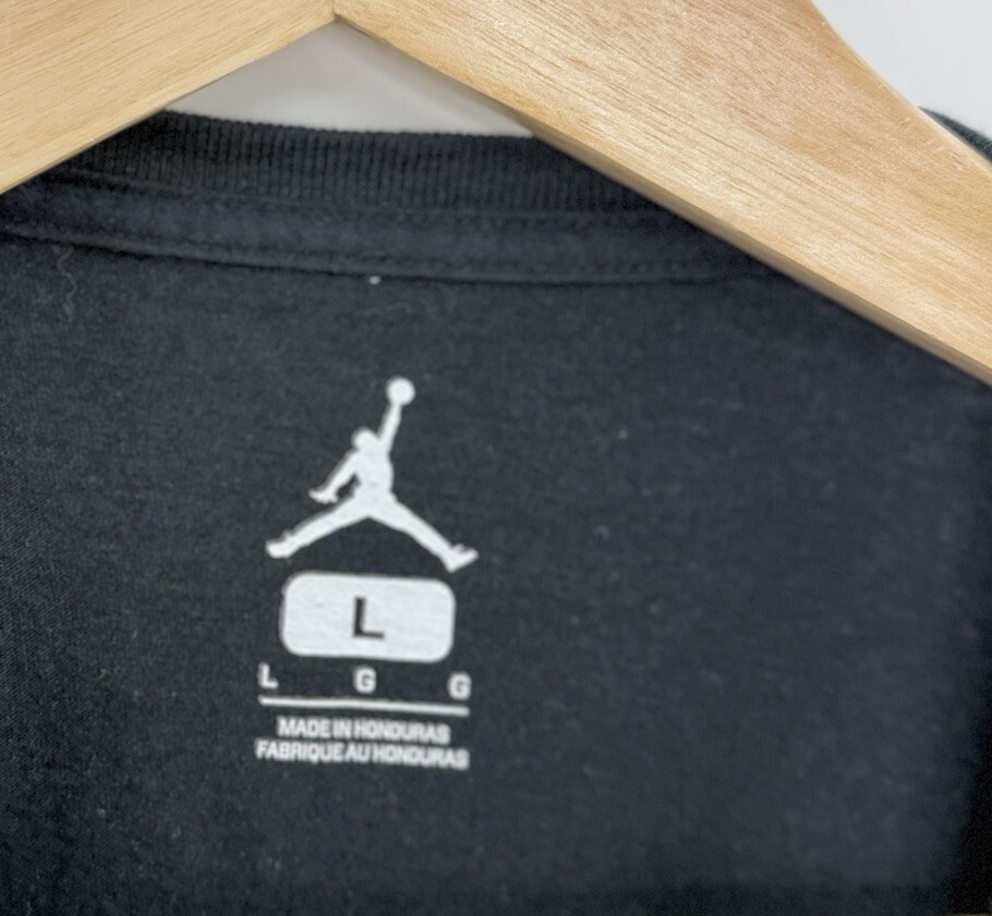Nike Air Jordan Men’s Space Jam Shirt Black Looney Tunes Thats All Folks Size L gallery