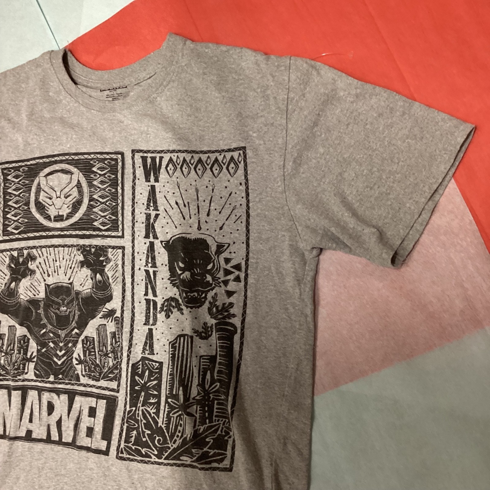 Black Panther Wakanda Gray Black Graphic T-Shirt Marvel L gallery
