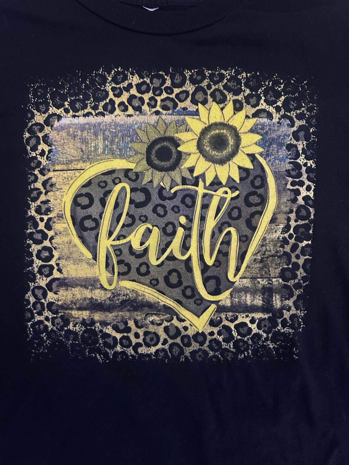 Black Faith Heart Sunflower Leopard Graphic Print Crew Neck T-Shirt Size M gallery