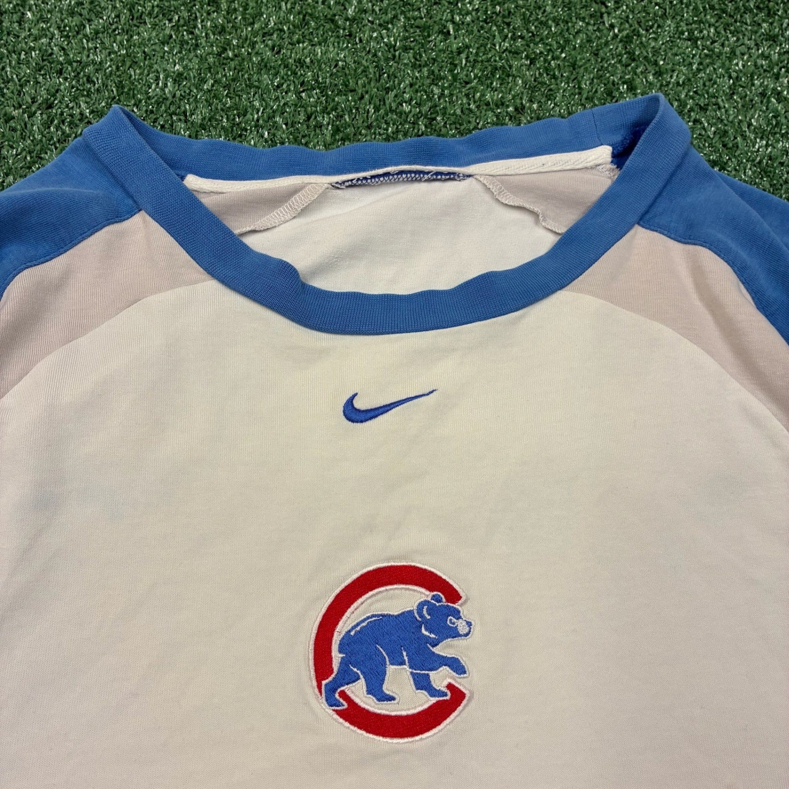 Y2K Nike Center Swoosh Chicago Cubs Baseball T-shirt gallery