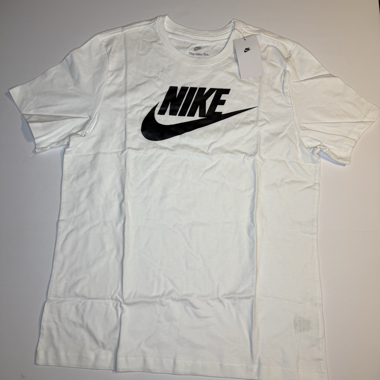Nike Men’s T-Shirt Large White Black Logo Short Sleeve Crew Neck Casual Tee NWT gallery