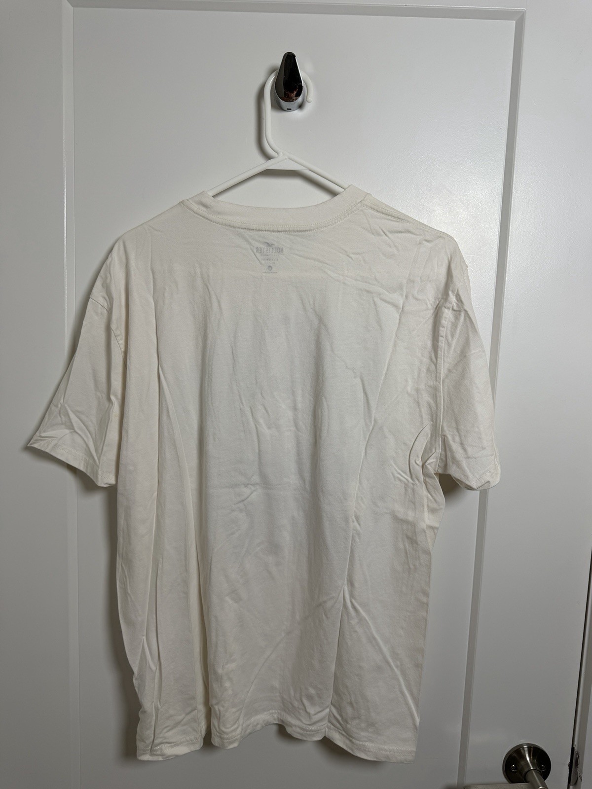 Hollister Men's XL White Relaxed Fit Chicago Graphic Crew Neck Cotton T-Shirt gallery