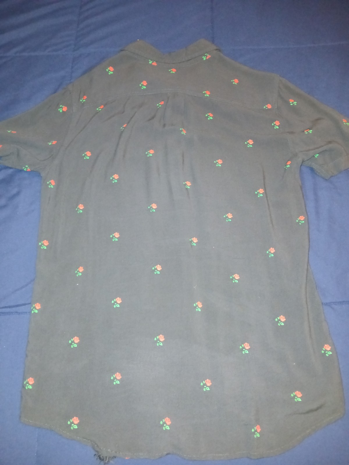 Pac Sun Mens Button Down Black Shirt with Red Rose Pattern, Rayon Size S gallery