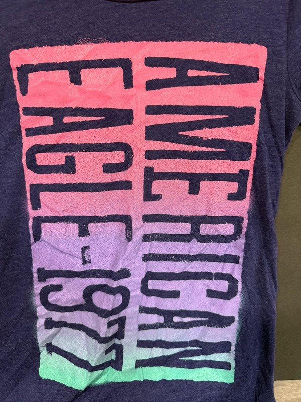 American Eagle Outfitters Gradient Box Graphic T-Shirt Navy Blue XS gallery