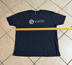 VUORI V1 WORDMARK LOGO MEN’S TEE NAVY COLOR SIZE XXL NWT