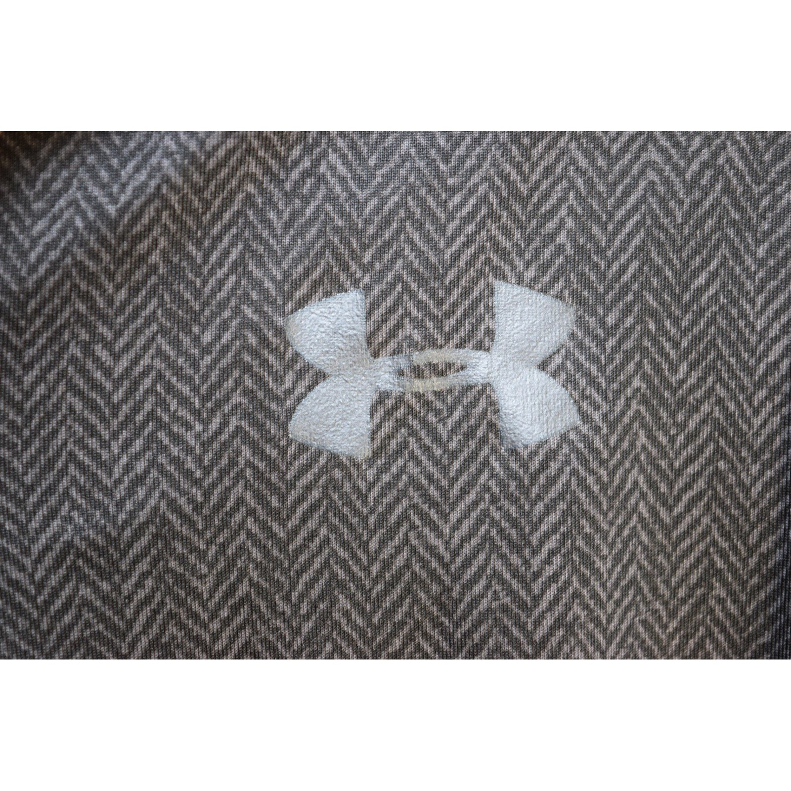 Vintage 2011 Under Armour Thicker Mens 2XL Fitted Herringbone Long Sleeve Shirt gallery