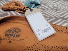 NWT prAna Men’s M Roots Studio Dots Pocket tee T-Shirt Short Sleeve Copper Brown