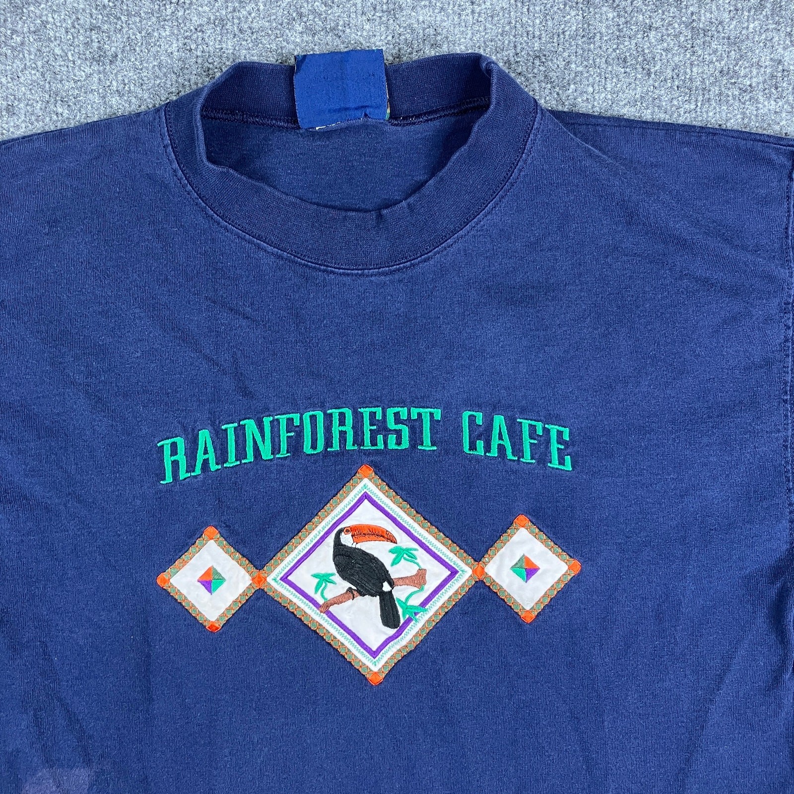 Rainforest Cafe Mens L T-Shirt Navy Blue Toucan Embroidered Logo Vintage