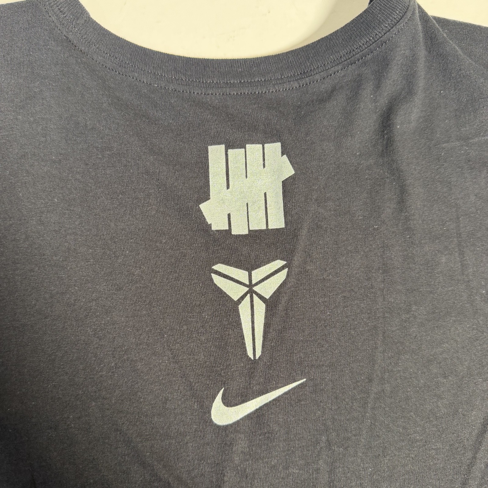 Nike Kobe Bryant Undefeated Mamba Day T-Shirt Black Size Medium gallery