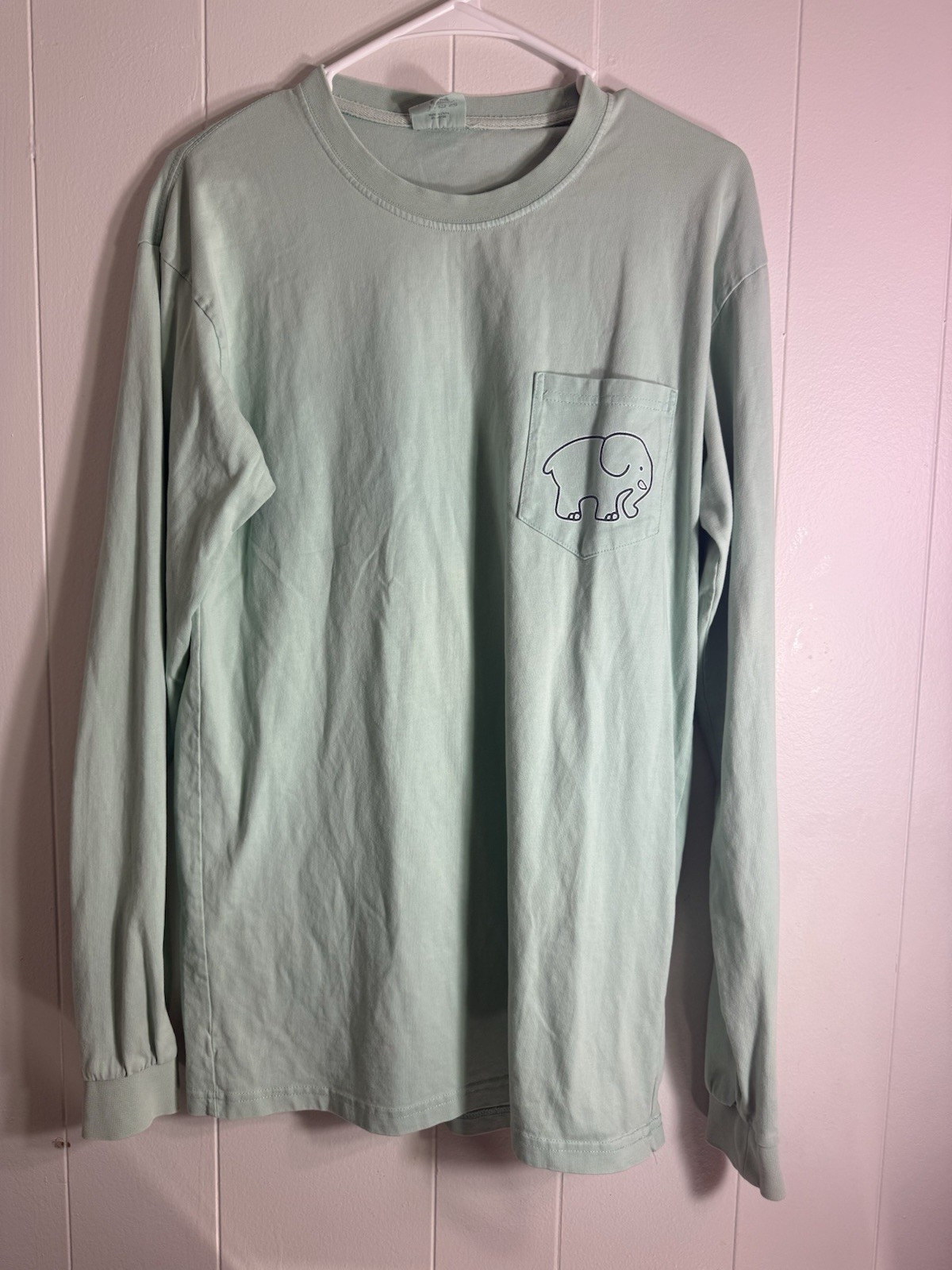 Ivory Ella Green Elephant Graphic Logo Long Sleeve Pocket Crew Neck Tee M gallery