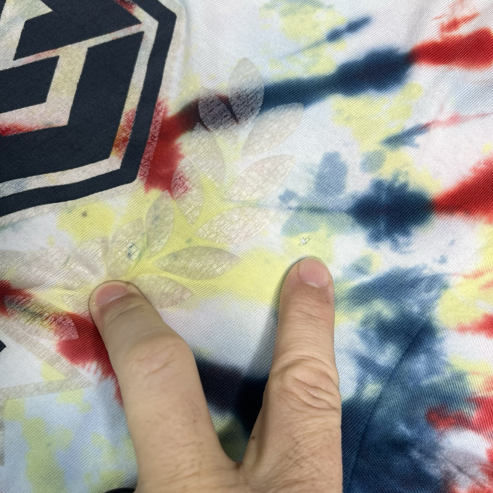 Southpole Tie Dye T-Shirt Mens Large White Blue Green red Pattern No tag gallery