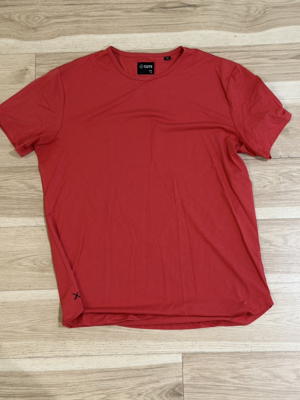 Cuts Clothing Crew Neck T-Shirt Men's XL Trim Fit Red Coral Curved Hem gallery