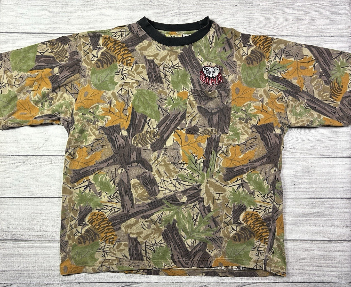 Vintage Boggy Creek Alabama BAMA Camo T-Shirt Men’s XL Crimson Tide Hunting gallery