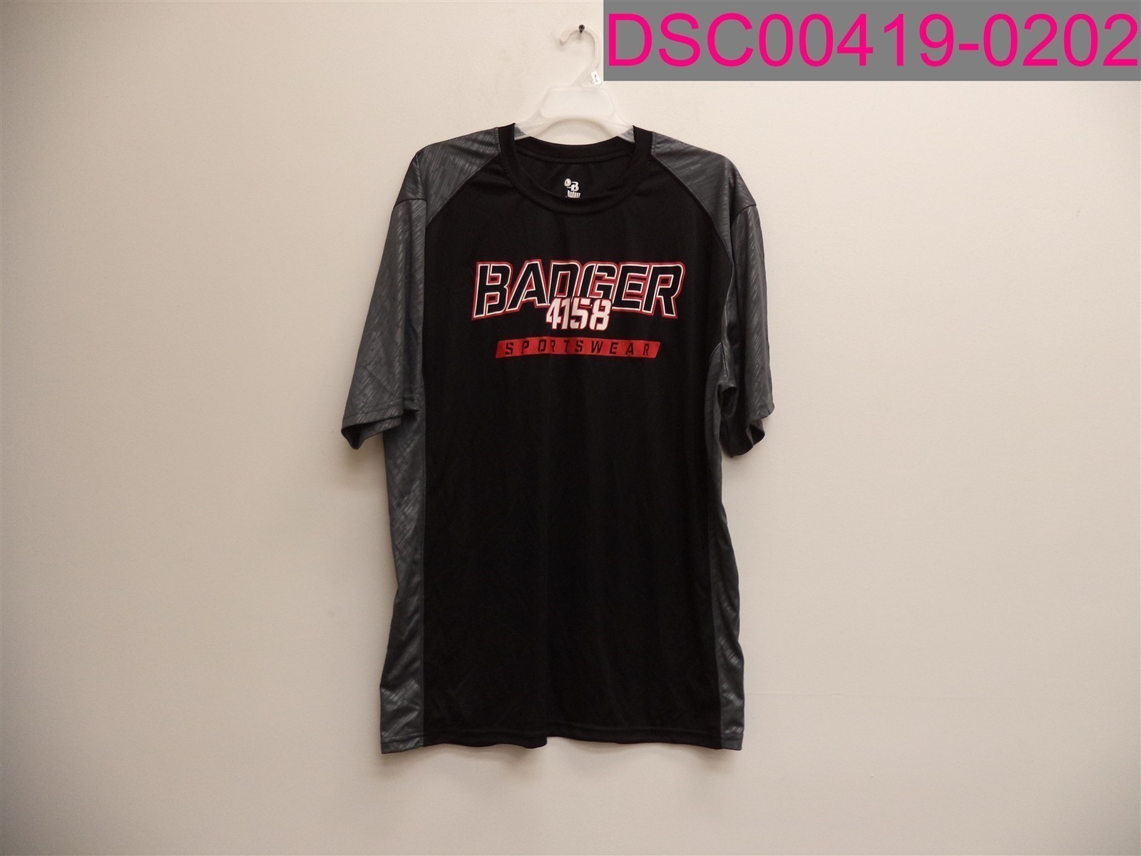 Badger Sport 4158 Line Embossed Colorblock T-shirt Black/Graphite Line Large Men