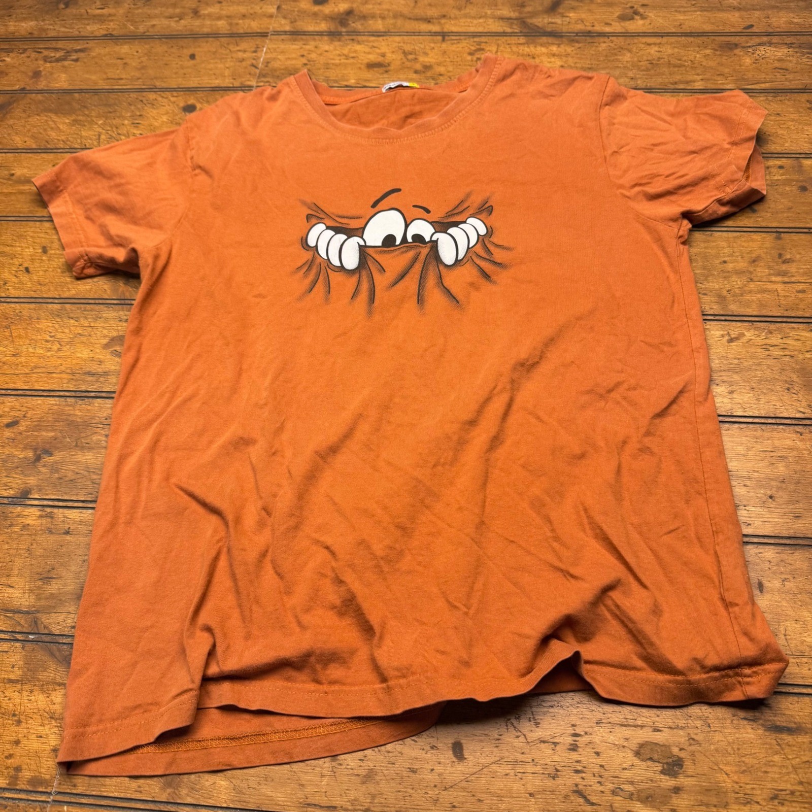 Bewakoof Burnt Orange Peeking Eyes Graphic T-Shirt Mens Large Short Sleeve Tee gallery