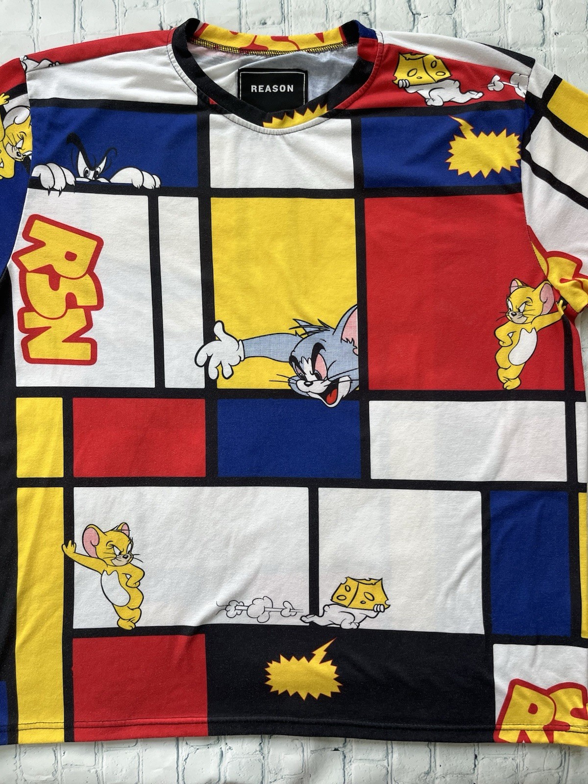 Tom & Jerry Reason Streetwear Collection Men's White Red Yellow Blue T-Shirt 2XL gallery