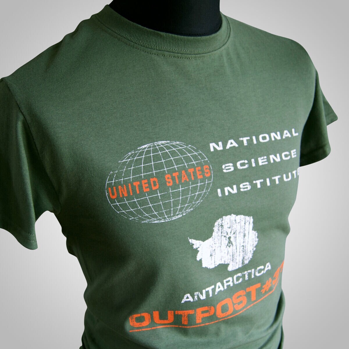 Outpost 31 T Shirt Retro Movie Horror The Thing Antartica Alien Indigo Green gallery