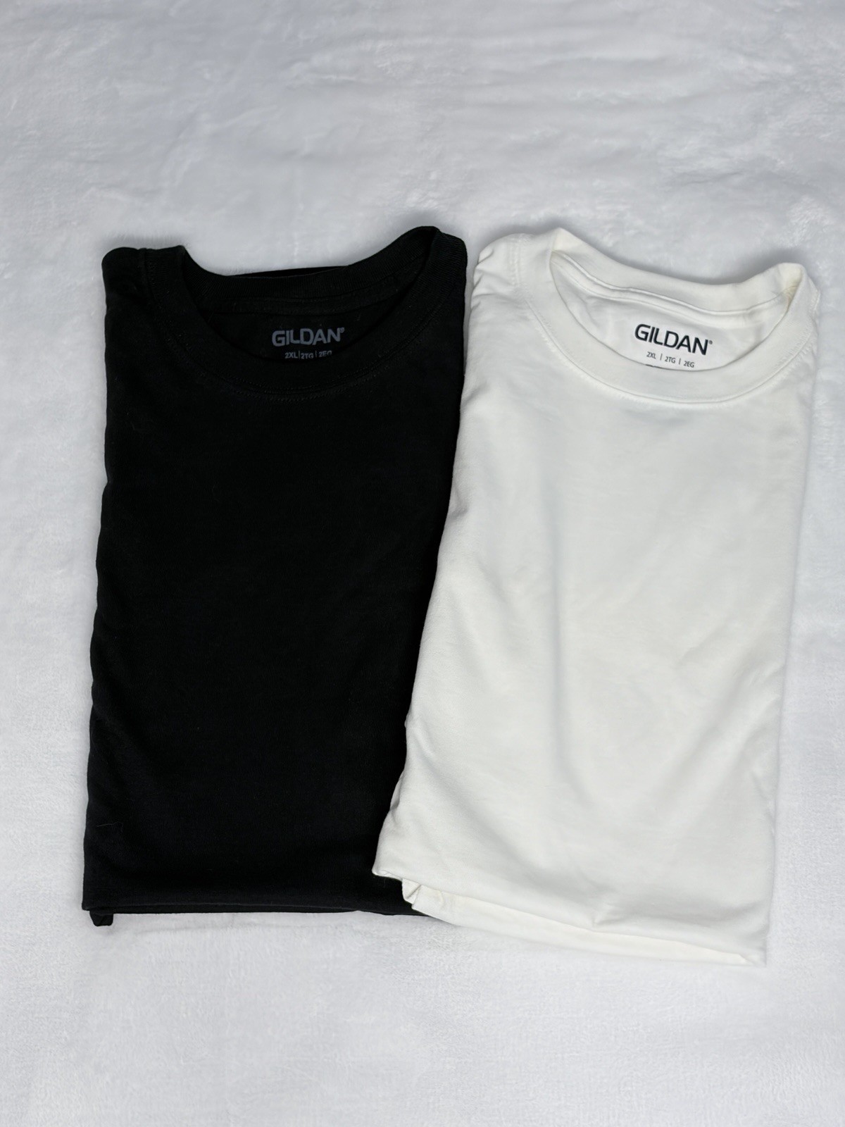 Gildan 2XL Black & White Cotton Crew Neck Short Sleeve Men’s Unisex T-Shirts