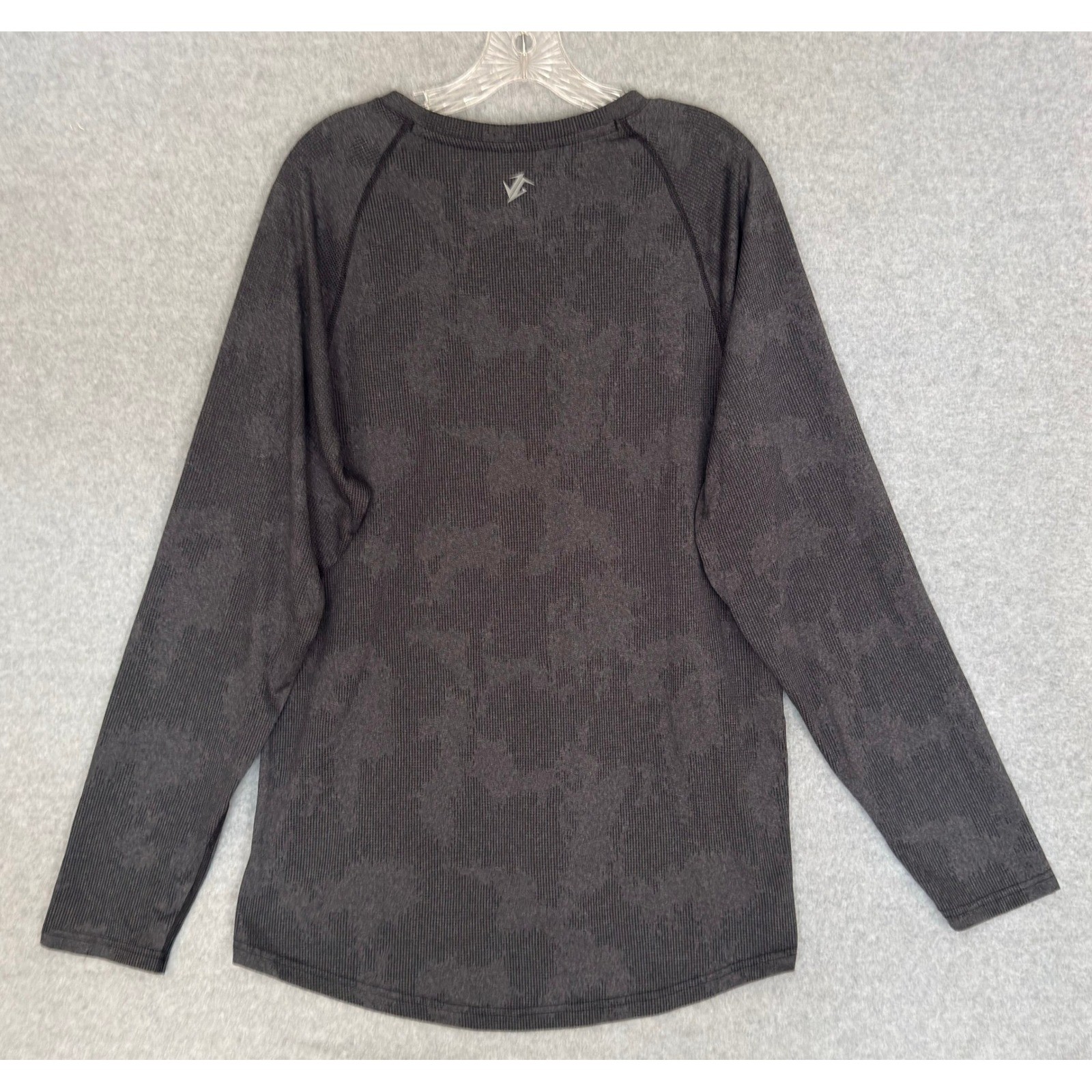 NEW! Jolt Gear Mens XL Long Sleeve Henley Shirt Gray Camo Athletic Performance gallery