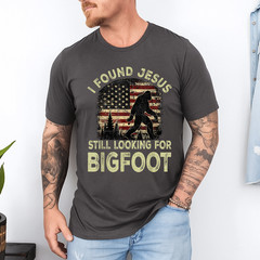 I Found Jesus Still Looking Bigfoot Funny Summer Christian Unisex T-Shirt