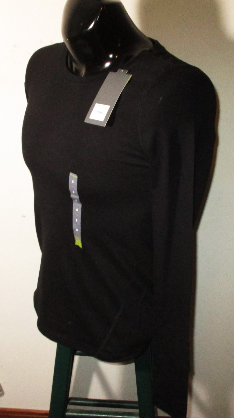 TEK GEAR Black Long Sleeve "DryTek" T-Shirt Size S NWT gallery