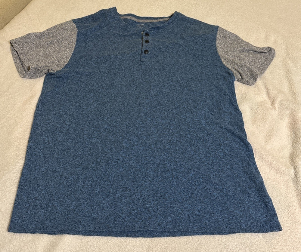 Men’s Old Navy Blue and Grey Short Sleeve Henley Button Shirt