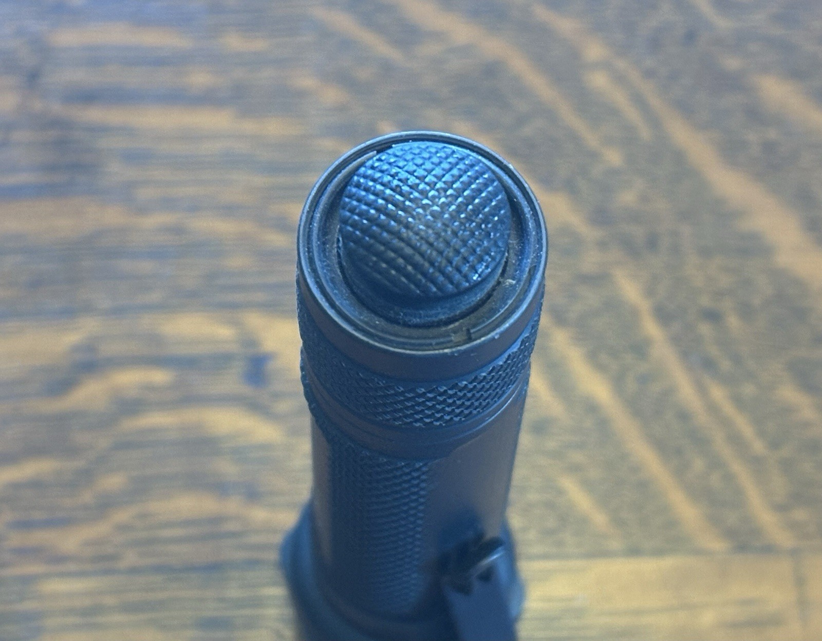 Surefire Executive Elite E2e Flashlight  Working With New Duracell Batteries