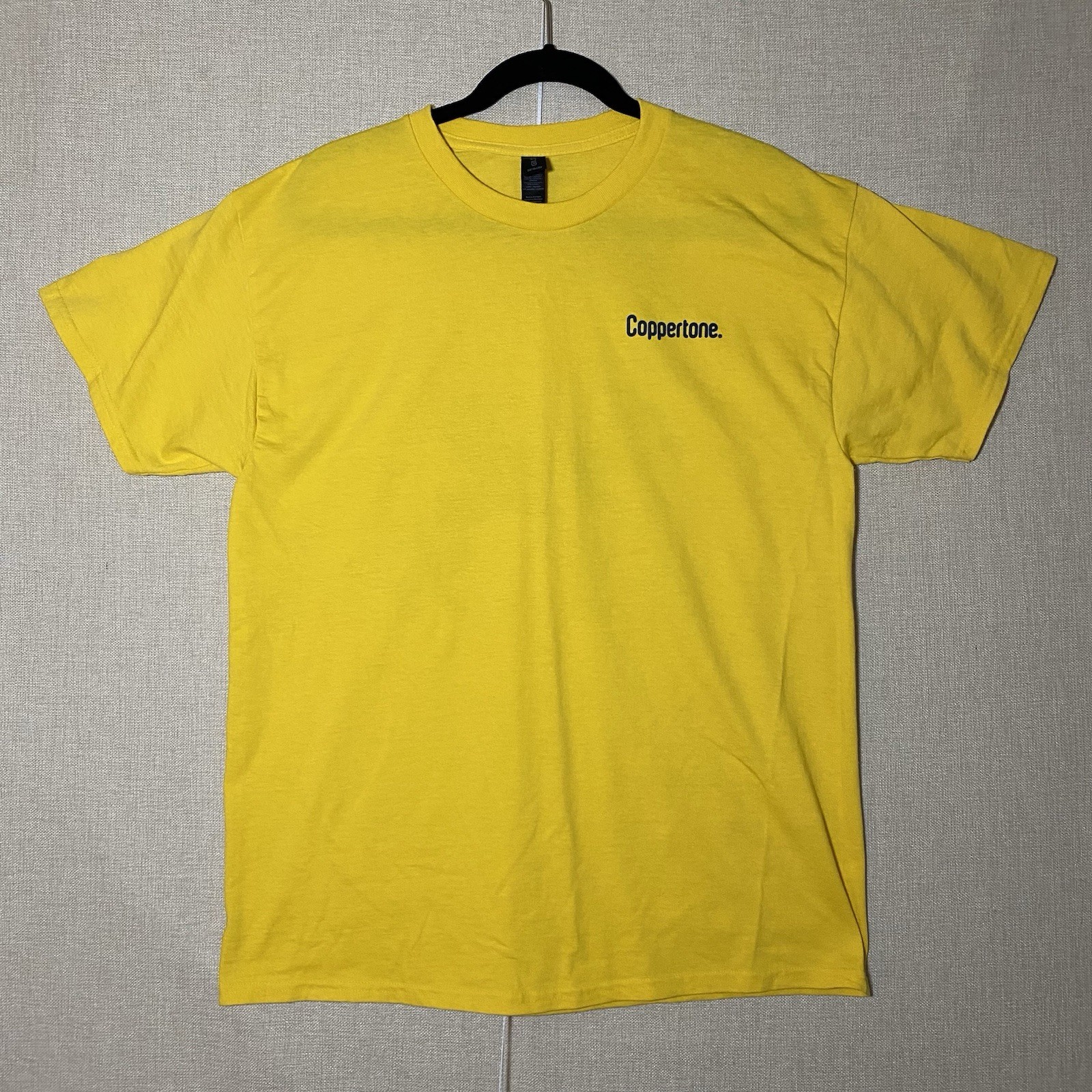 Yellow Coppertone Girl and Dog On Back Shirt Men’s Size Large Unisex gallery