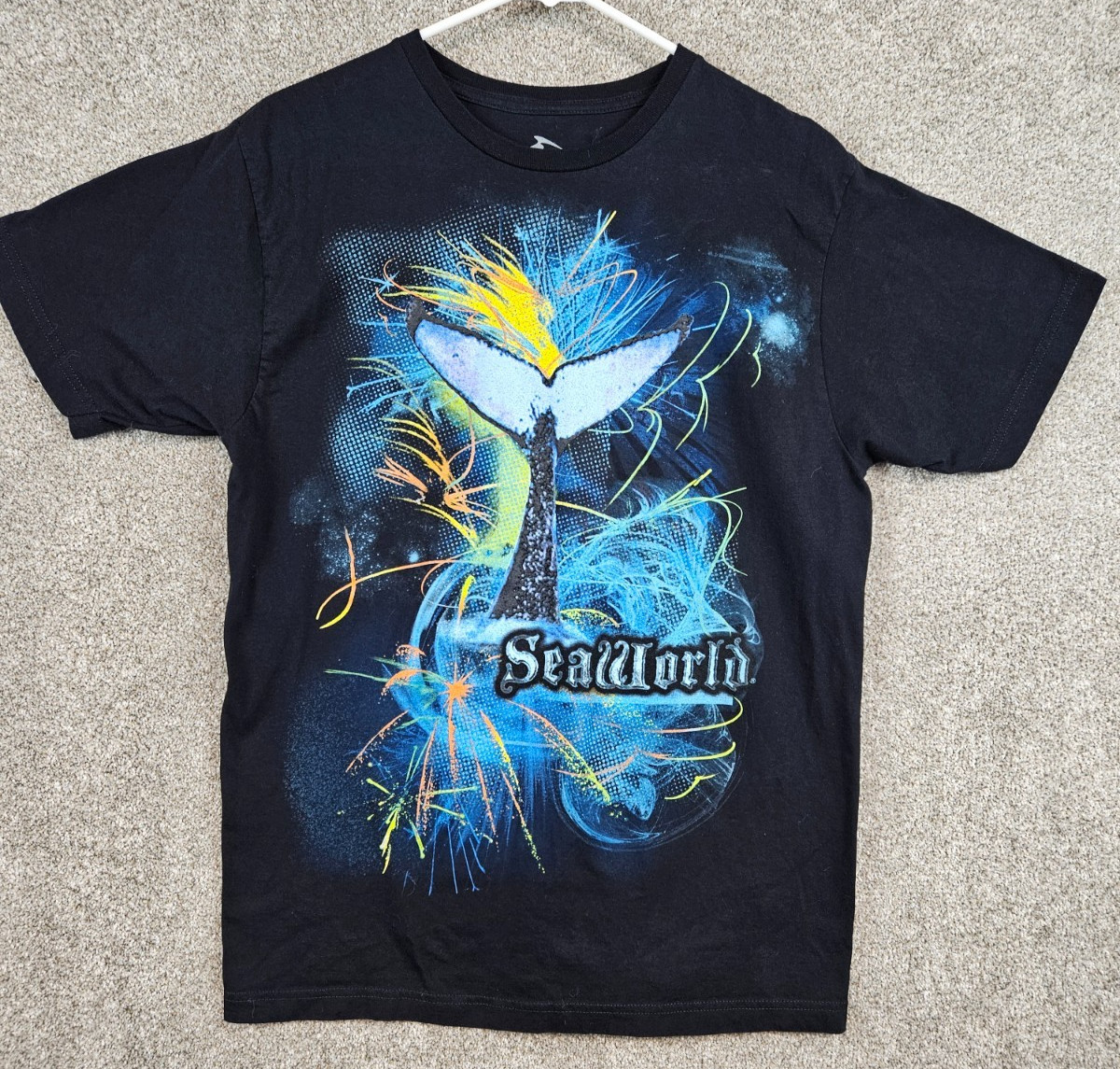 Sea World T-Shirt Black Large Whale Tail Transfer Colorful Great Travel Souvenir