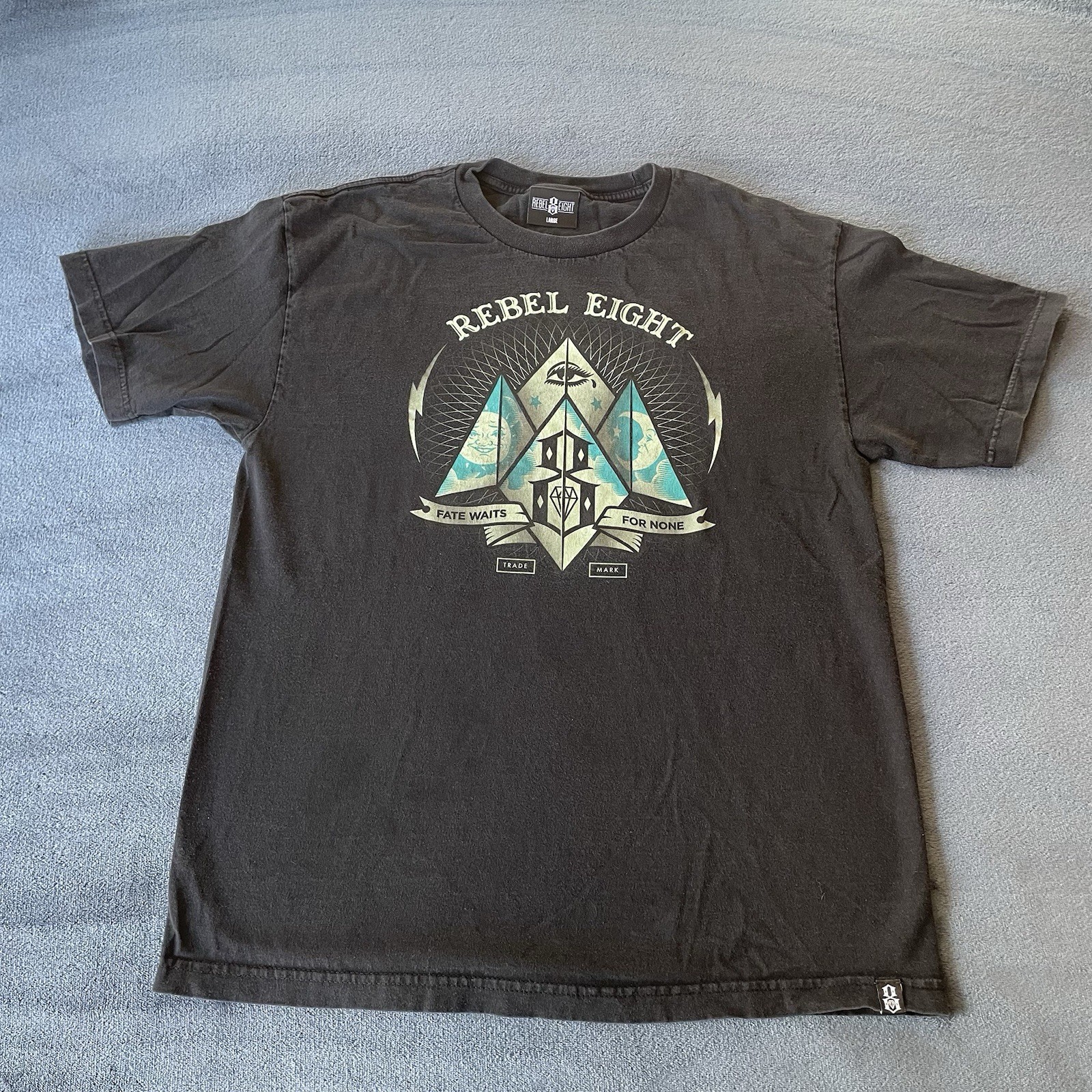 Rebel Eight Fate Waits For None Short Sleeve Black Logo T-Shirt Large gallery