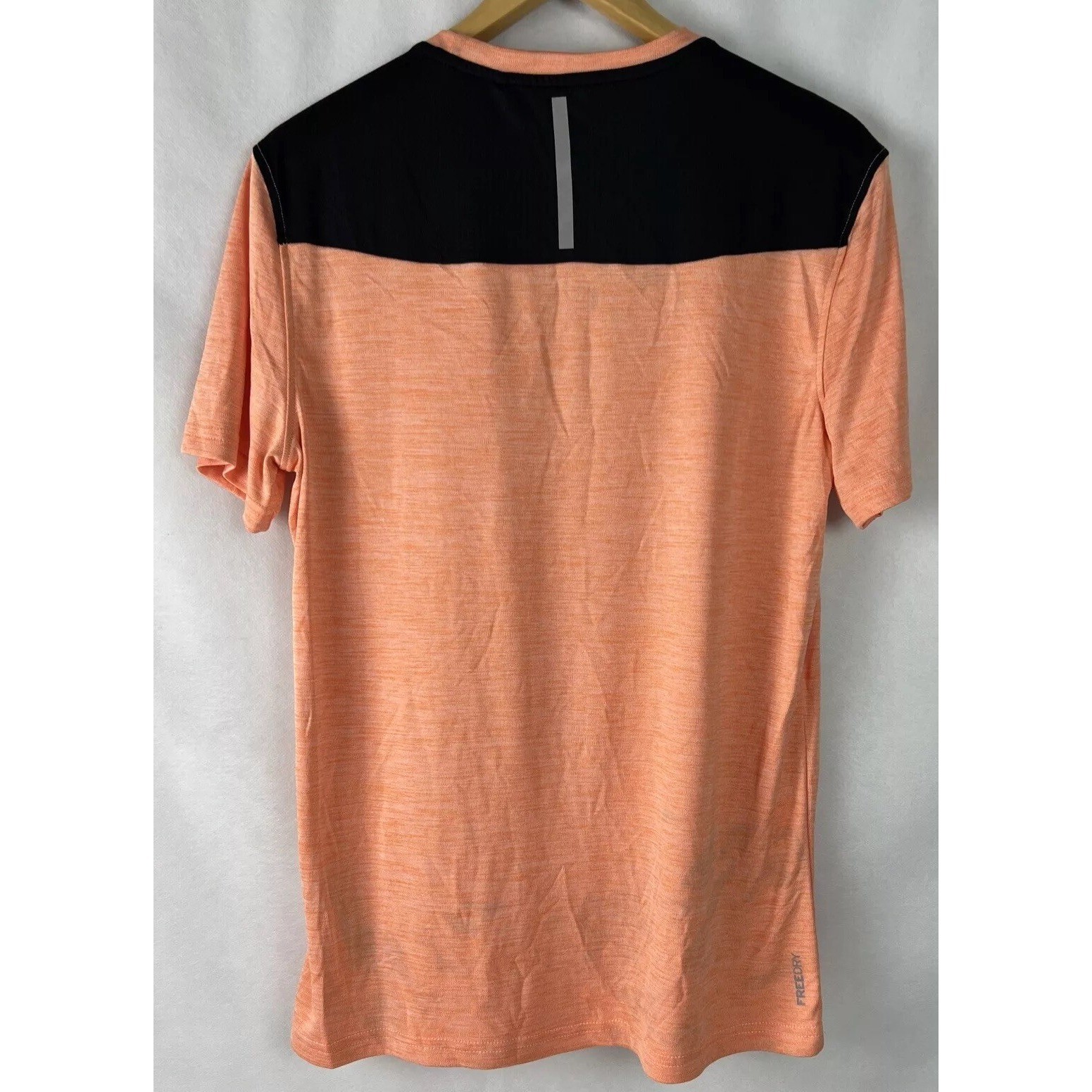 Eddie Bauer Motion Men's Tee Size Small Active Short Sleeve Cantaloupe Orange A2 gallery