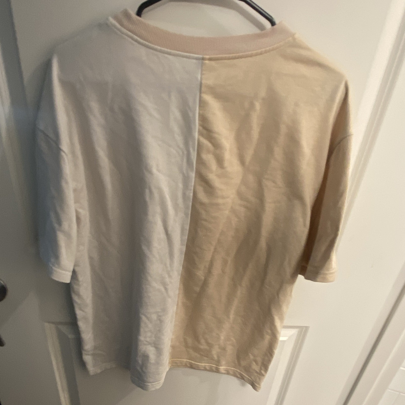 SHEIN Men Beige/White Colorblock Graphic Print Crew Neck Short Sleeve Tee M gallery