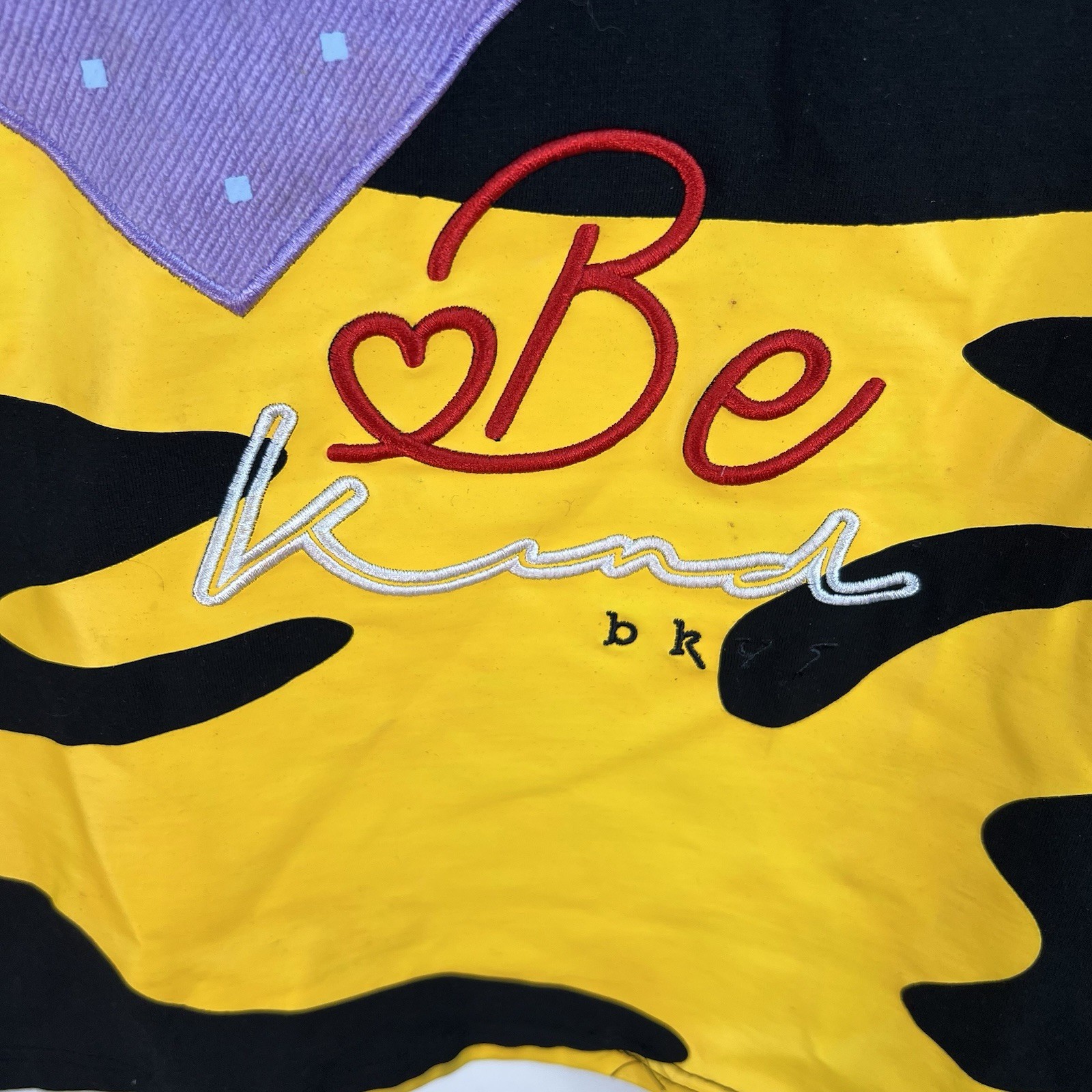 BKYS Be Kind Embroidered {atchwork T-Shirt Adult Size M Black gallery