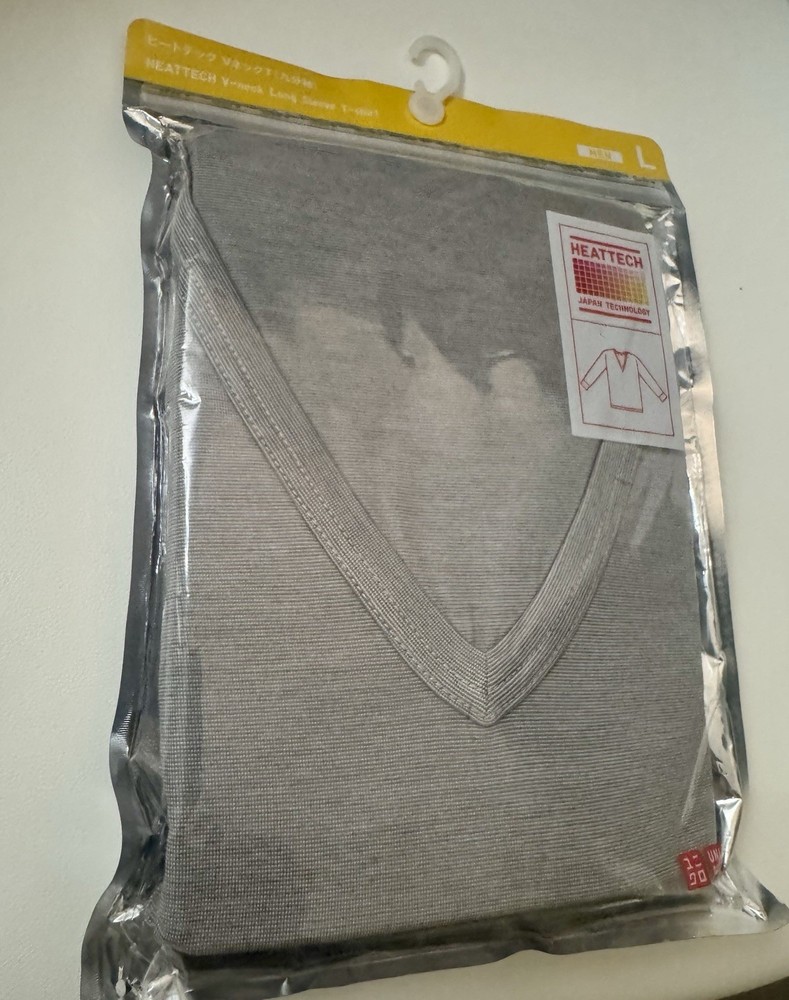 UNIQLO Men Heattech Long Sleeve V Neck Tee T Gray L Large (JP) M Medium (US) NEW