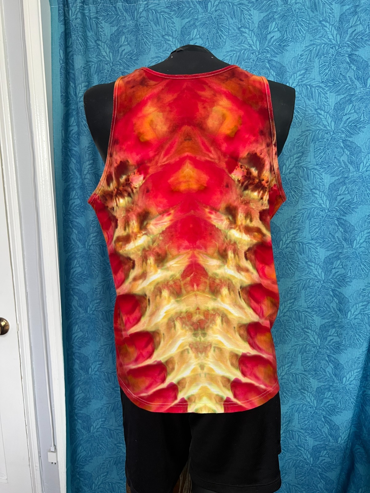 NEW V Roll Ice Tie Dye T-Shirt, Mens XL Tank Top, Red & Gold gallery