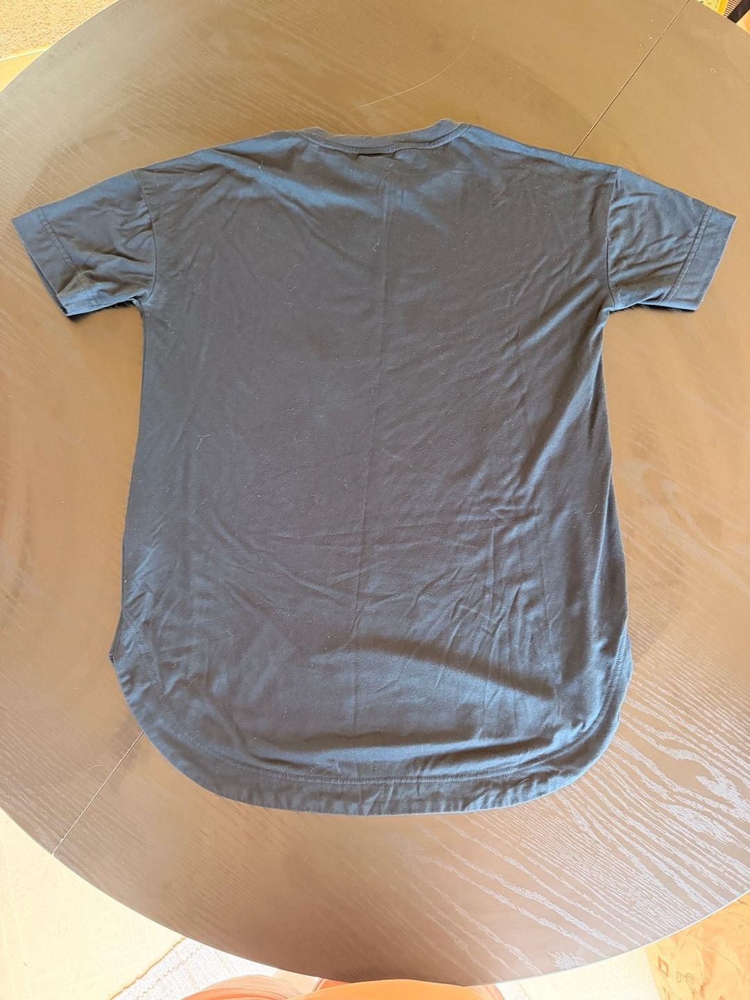 Vintage Nike Air Women's Metallic Gold Logo Curved Hem T-Shirt gallery