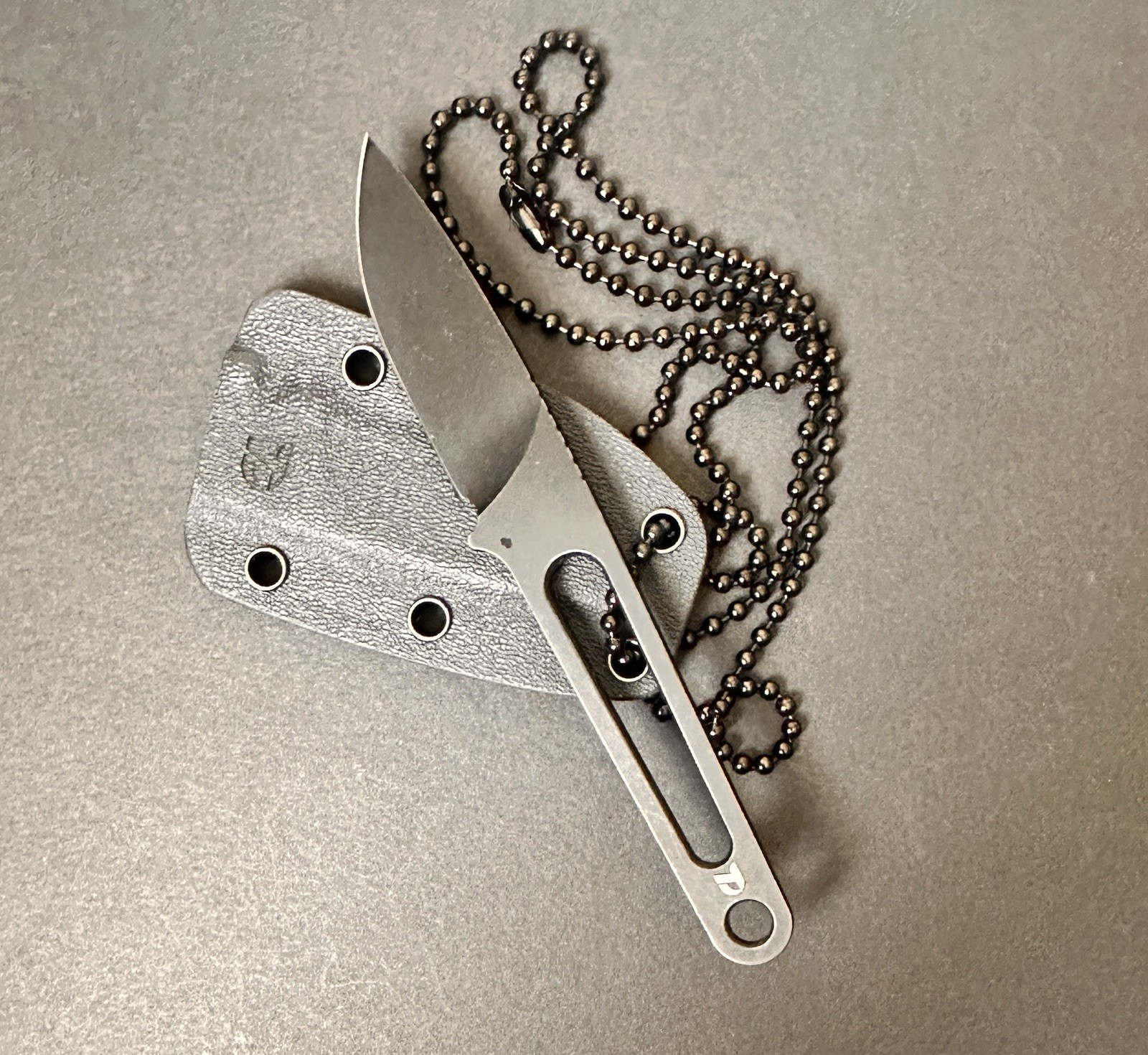 Dreamtech D4038B Neck Knife Kydex Sheath D2 Drop Point Blade