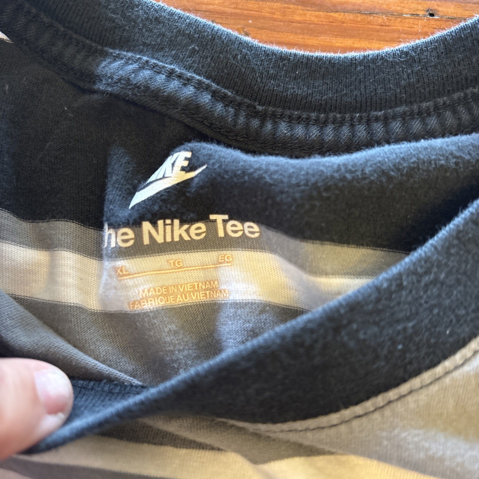 Nike The Nike Tee Men's Striped T-Shirt Gray White Black Large See Pics gallery